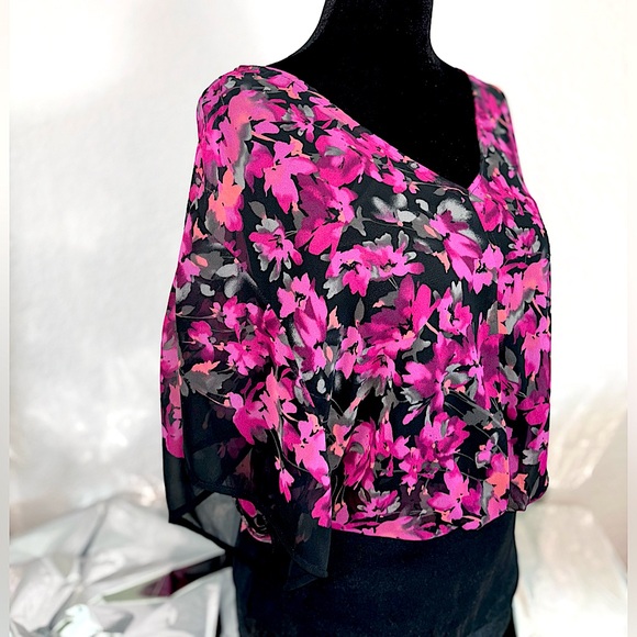 Elle Tops - ELLE floral sheer blouse w/ black camisole & black lining // size XS